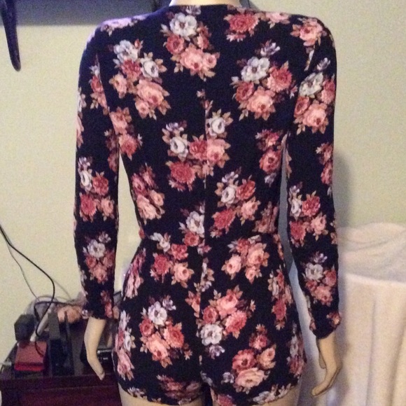 Forever 21 Floral Romper - Picture 3 of 3